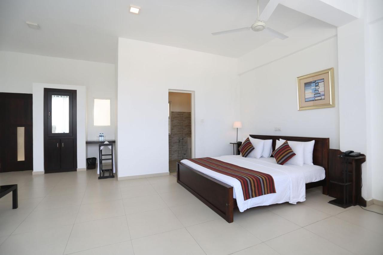Twenty Two Binaweli Hotel Weligama Kültér fotó